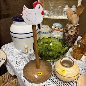 Wooden Chicken Paper Towel Holder
